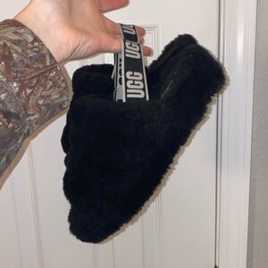 UGG slippers size (11)